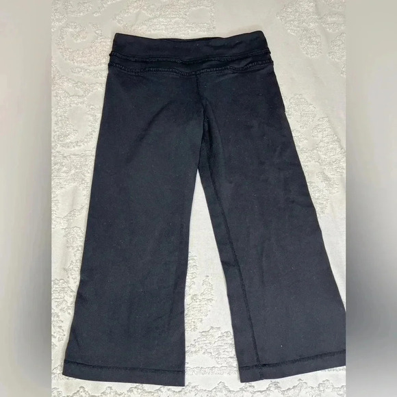 Lululemon Groove Crop Flare Wide Leg Black - Picture 3 of 5